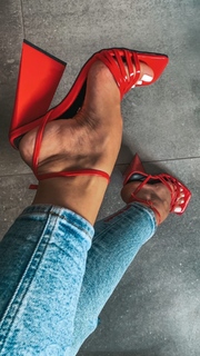 Vanja Cerimagic feet photo thumbnail