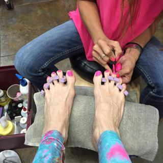 Vanna White feet photo thumbnail