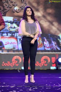 Varalaxmi Sarathkumar feet photo 13