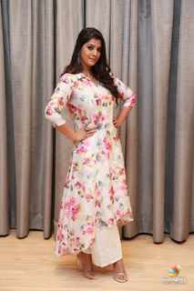 Varalaxmi Sarathkumar feet photo 19