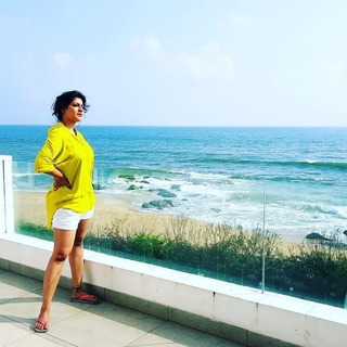 Varalaxmi Sarathkumar feet photo 16