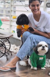 Varalaxmi Sarathkumar feet photo 2