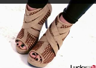 Vaso Laskaraki feet photo thumbnail