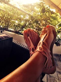 Vaso Laskaraki feet photo thumbnail