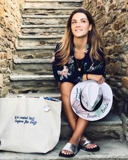 Vaso Laskaraki feet photo thumbnail