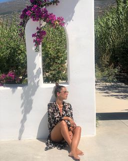 Vaso Laskaraki feet photo thumbnail