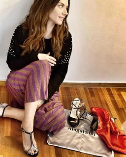 Vaso Laskaraki feet photo thumbnail