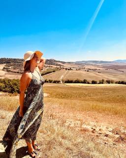 Vaso Laskaraki feet photo thumbnail