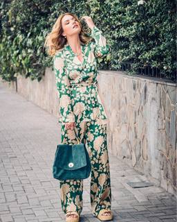 Vaso Laskaraki feet photo thumbnail