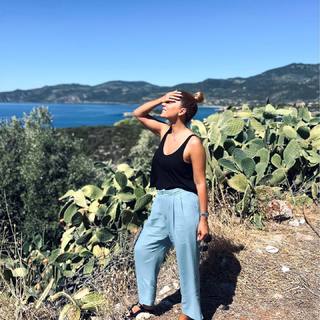 Vaso Laskaraki feet photo thumbnail