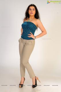 Veda feet photo 5