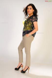 Veda feet photo 7
