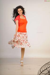 Vedhika feet photo thumbnail