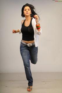 Vedhika feet photo thumbnail