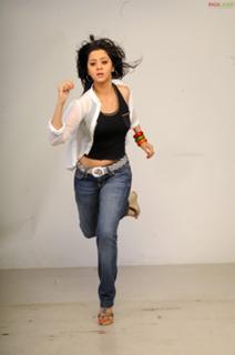 Vedhika feet photo thumbnail