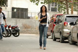 Vedhika feet photo thumbnail