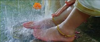 Vedhika feet photo thumbnail