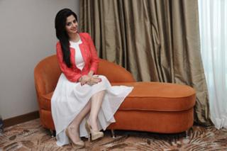 Vedhika feet photo thumbnail