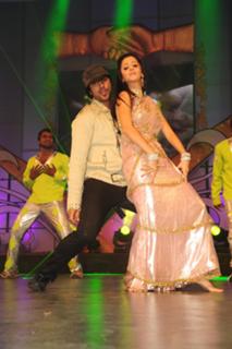 Vedhika feet photo thumbnail