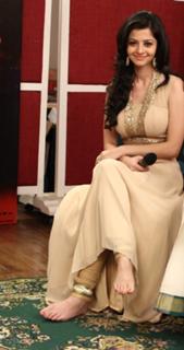 Vedhika feet photo thumbnail