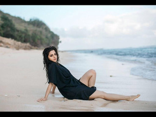 Vedhika feet photo thumbnail