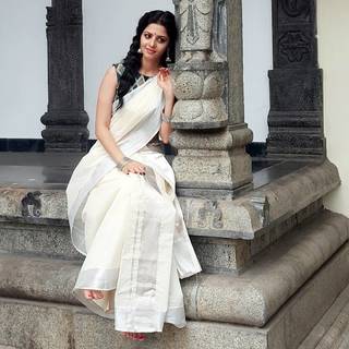 Vedhika feet photo thumbnail