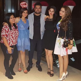 Vedhika feet photo thumbnail