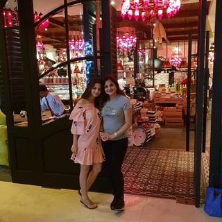 Vedhika feet photo thumbnail