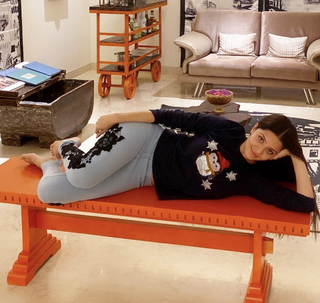 Vedhika feet photo thumbnail