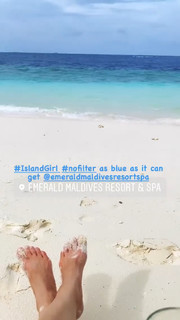 Vedhika feet photo thumbnail