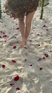 Vedhika feet photo thumbnail