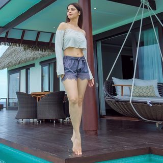 Vedhika feet photo thumbnail