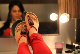 Veena Malik feet photo thumbnail