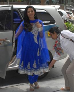 Veena Malik feet photo thumbnail