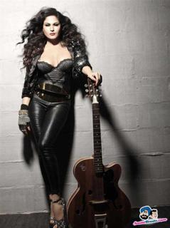 Veena Malik feet photo thumbnail