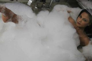 Veena Malik feet photo thumbnail