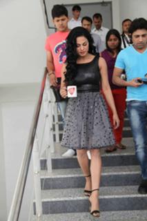 Veena Malik feet photo thumbnail