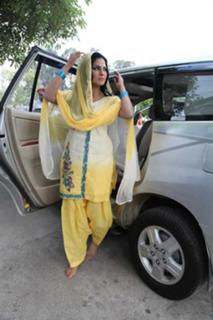 Veena Malik feet photo thumbnail
