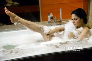 Veena Malik feet photo thumbnail