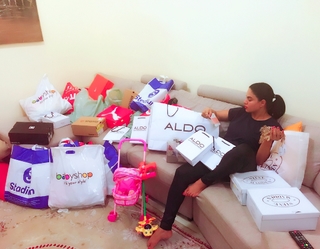 Veena Malik feet photo thumbnail