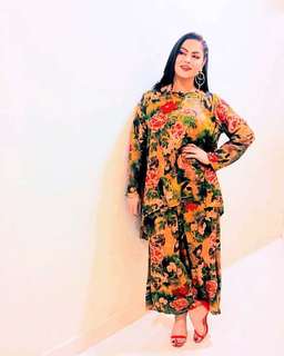 Veena Malik feet photo thumbnail