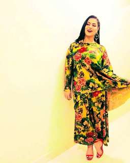 Veena Malik feet photo thumbnail