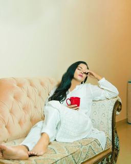 Veena Malik feet photo thumbnail