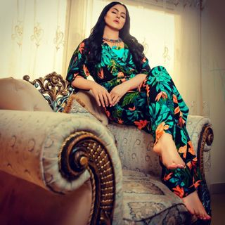 Veena Malik feet photo thumbnail