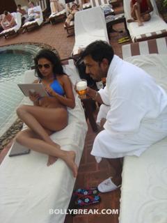 Veena Malik feet photo thumbnail