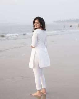 Veena Nandhakumar feet photo 3