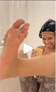 Vena Excell feet photo 2