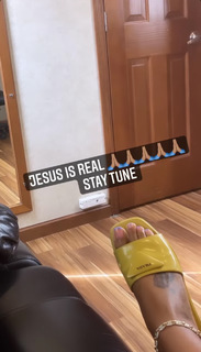 Vena Excell feet photo 9