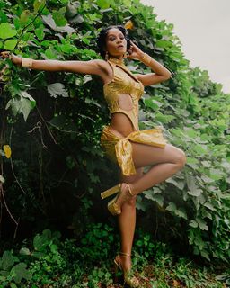Vena Excell feet photo 3