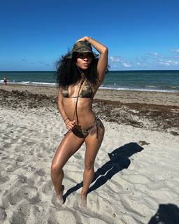 Vena Excell feet photo 10